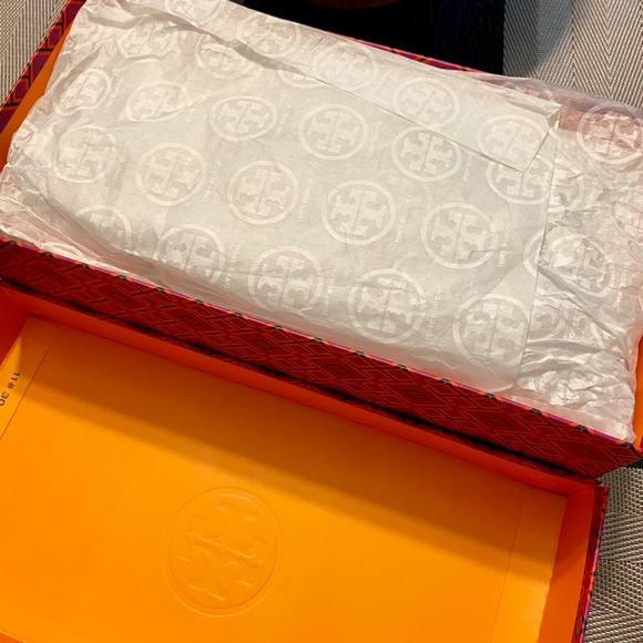 Tory Burch thong sandals - Picture 3 of 6